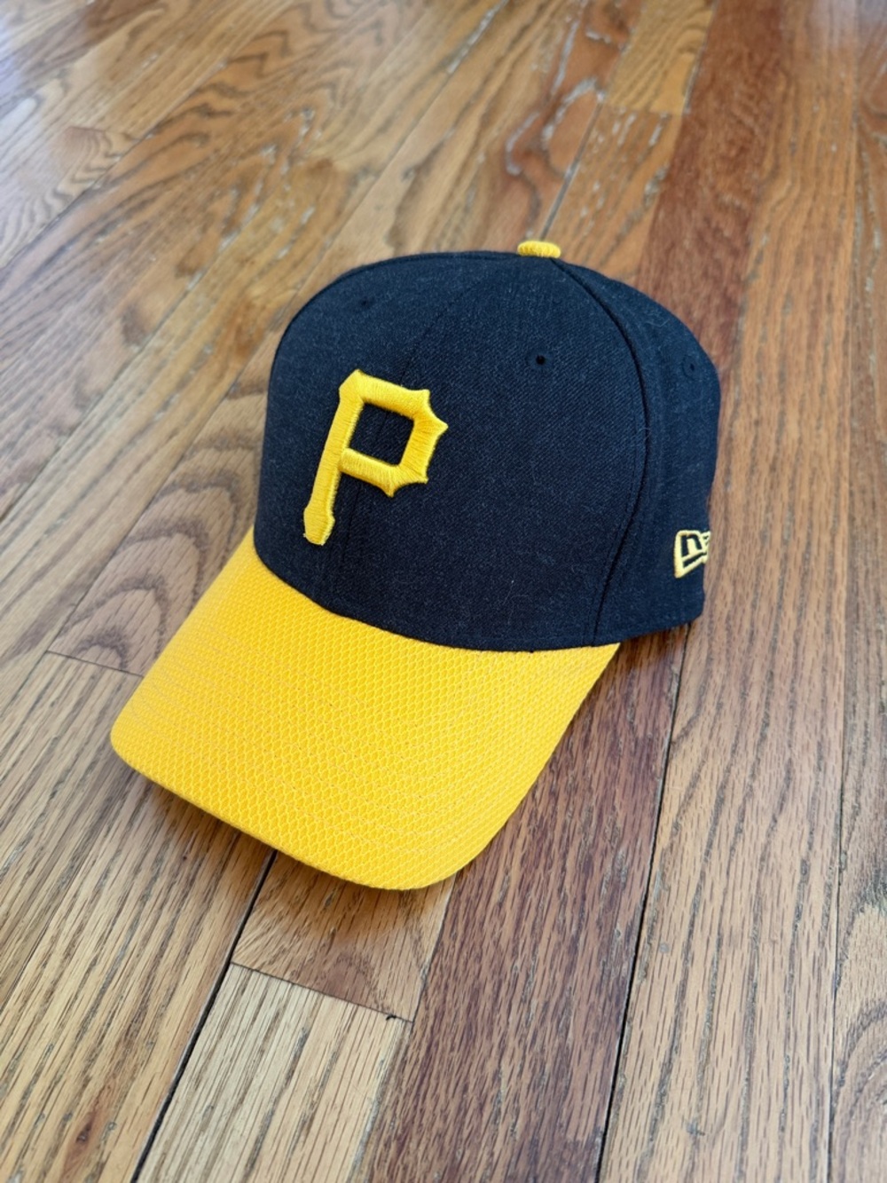 New Era Black and Yellow Pittsburgh Pirates Logo Baseball Cap